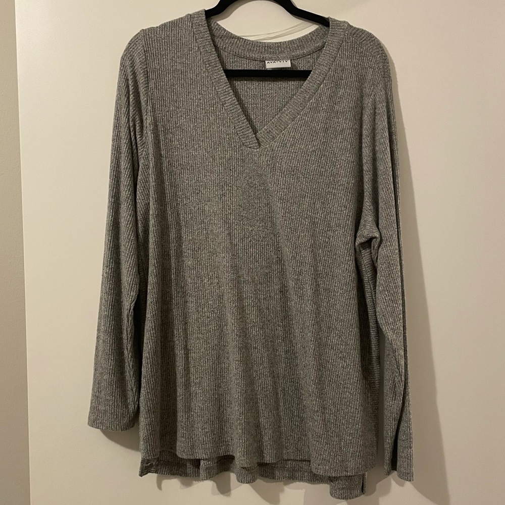 Grey and Pink Ribbed V-Neck Sweater by Ava and Viv in size 1X